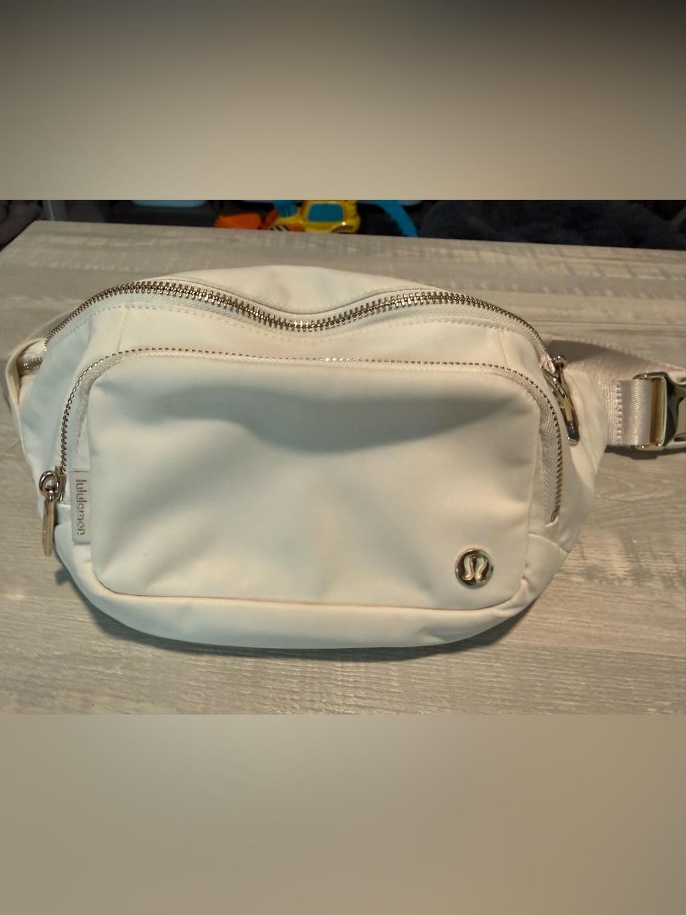 lululemon athletica White Crossbody Belt Bag with metal Hardware